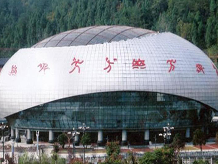 兴安盟体育中心球形网架加工安装